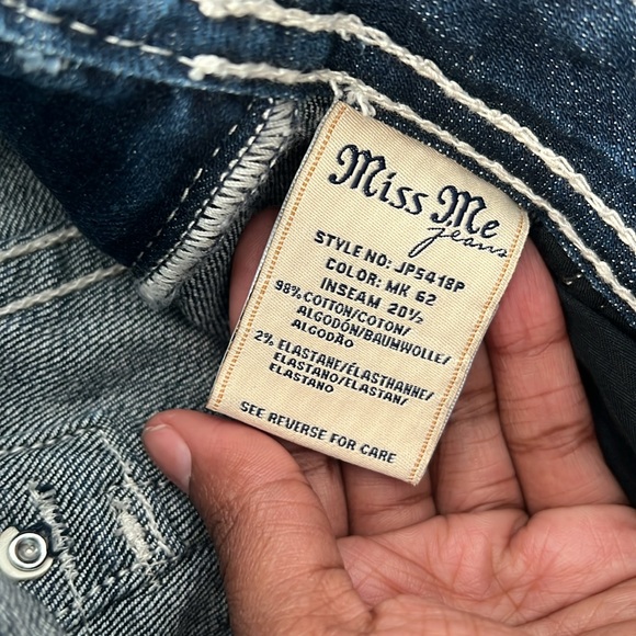 Miss Me Womens Size 28 Easy Capri Studded Denim Blue Jeans - Picture 5 of 8